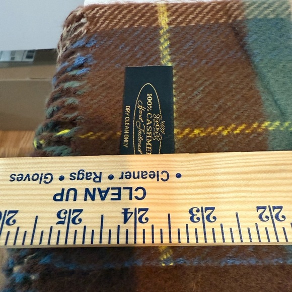 Unknown Plaid Scarf - Brown, Green, Tan, 100% Cashmere, Hand Taylored 61 x 12 - Picture 5 of 6